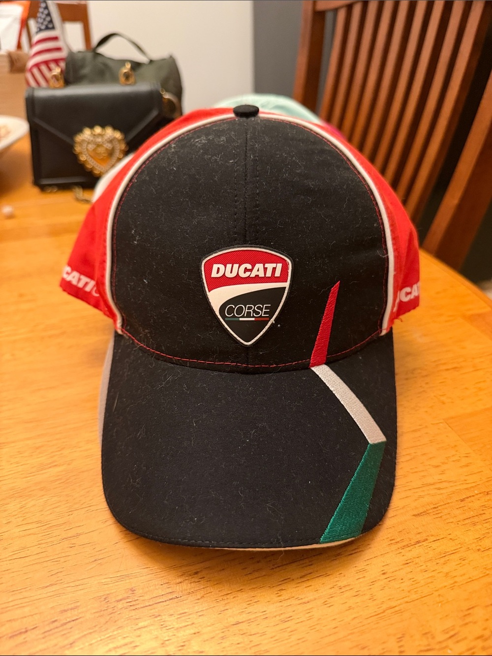 Corse Men’s Black & Red Logo Baseball Cap